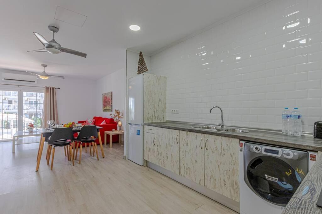 Benalroma Spacious Apartment 50 Mt From The Beach Benalmádena Exterior foto